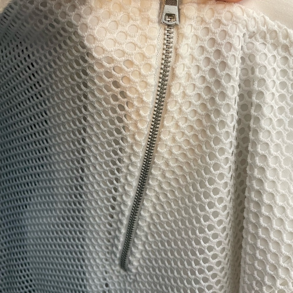 Banana Republic White Mesh Layered Short Sleeve Crewneck Blouse - Picture 6 of 16